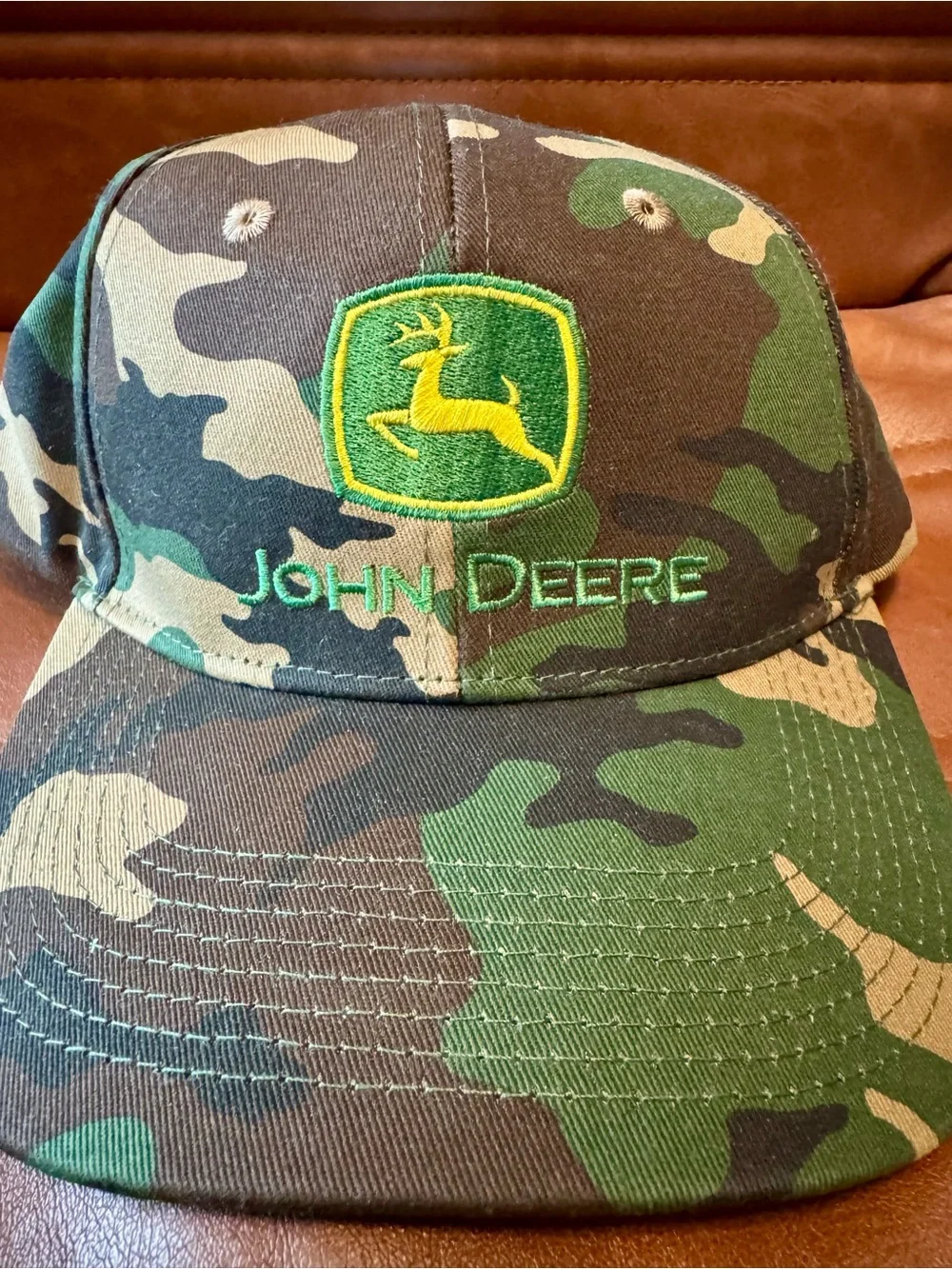 John Deere Camoflauge Green Logo Patch SnapBack Hat. Cotton. OSFM. NWT